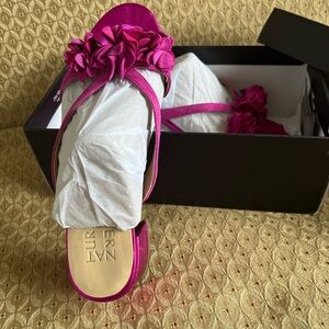 NWOT Naturalizer Hot Pink Floral Sandals